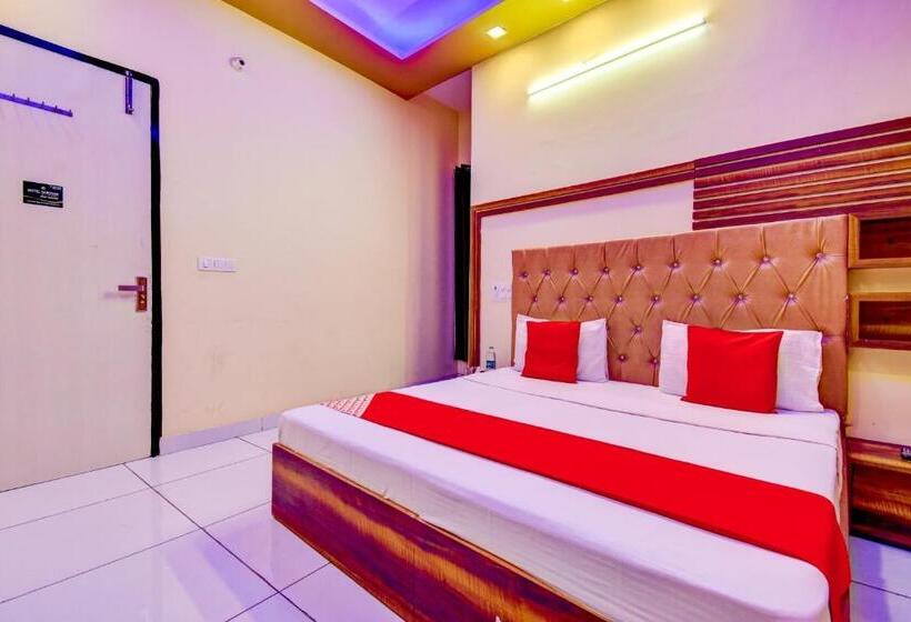 בית מלון כפרי Oyo 72793  Sarovar