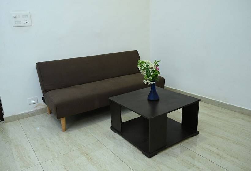 هتل Rajmahal Banquet And Lawn