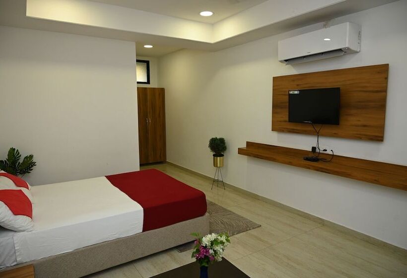 هتل Rajmahal Banquet And Lawn