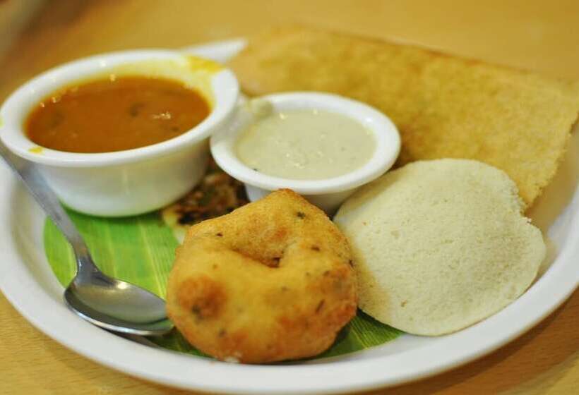 هتل Rajmahal Banquet And Lawn