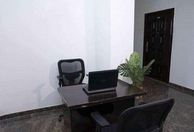 هتل Rajmahal Banquet And Lawn