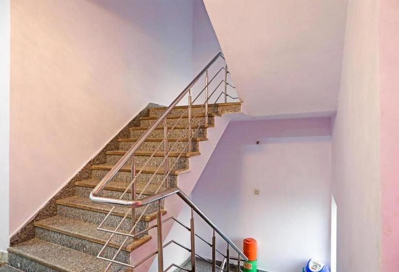 酒店 Spot On 75686 Royal Stay