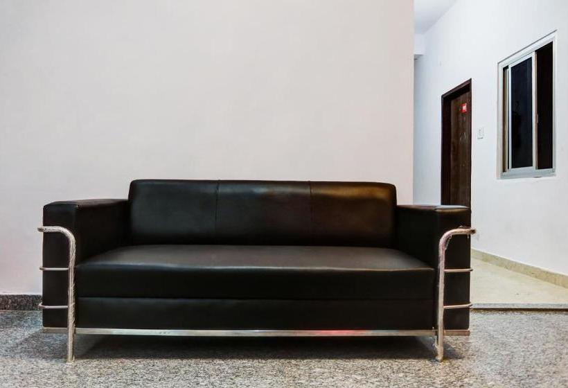 酒店 Spot On 75686 Royal Stay