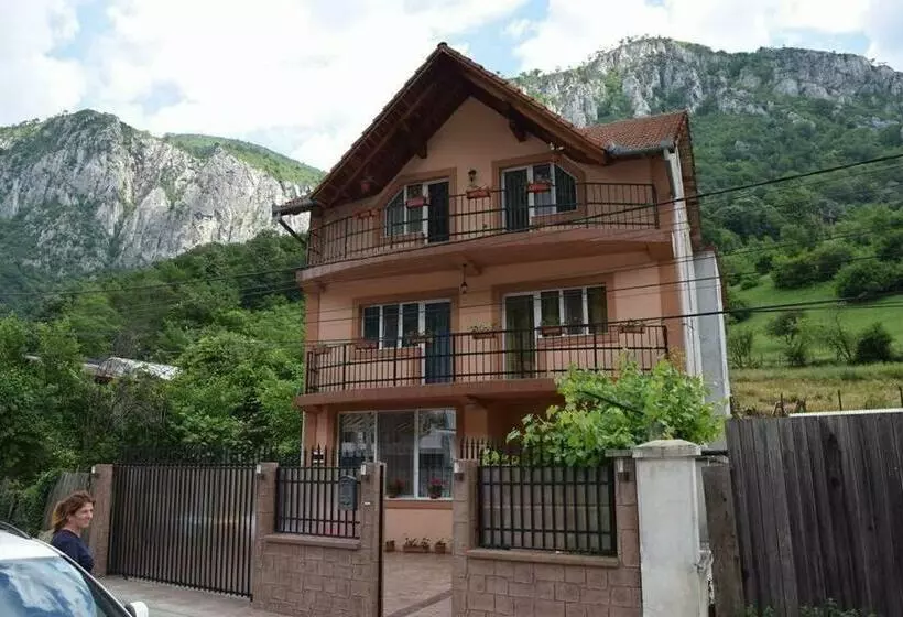 Majatalo Casa Visescu