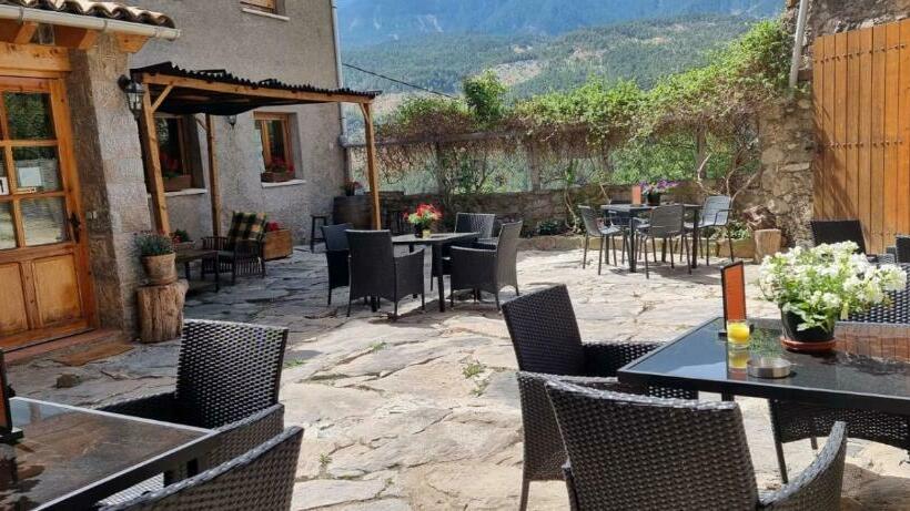 Пансион Hostal Rural Cal Xic Saldes