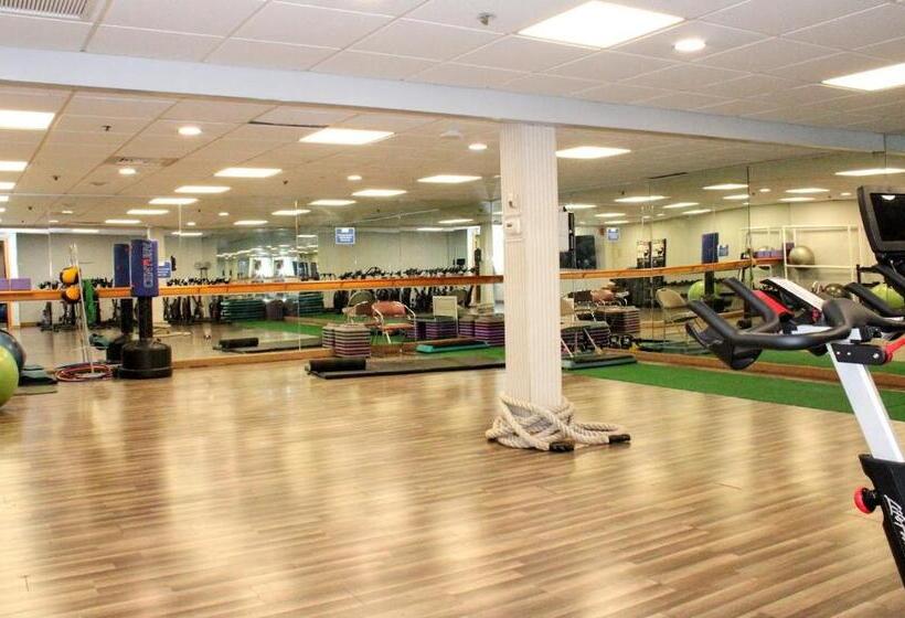 هتل Cape Cod Irish Village The Emerald Resort