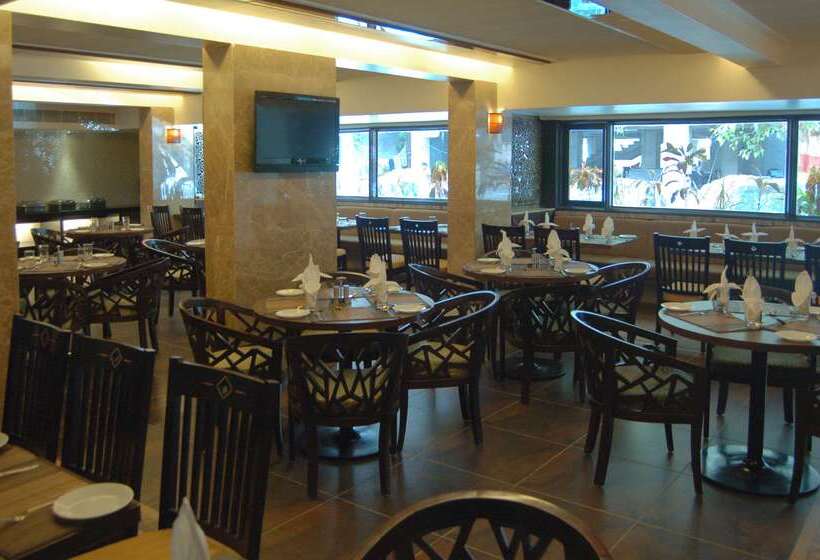 Отель Comfort Inn President Near Ahmedabad Junction Station