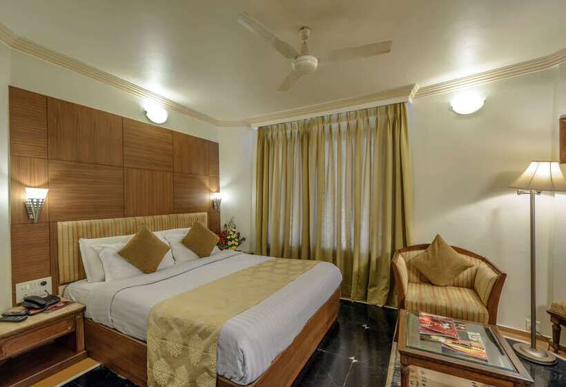 Отель Comfort Inn President Near Ahmedabad Junction Station