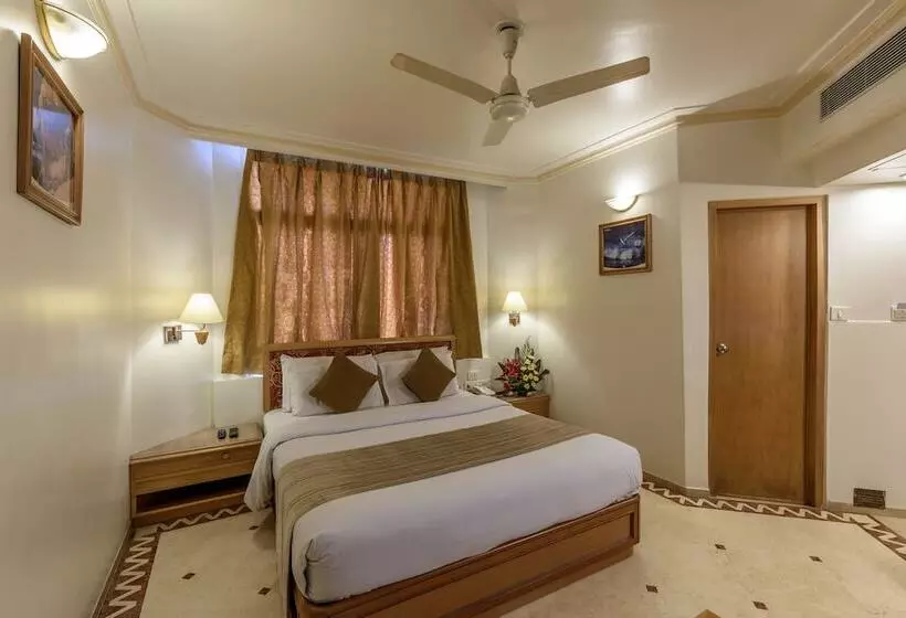 هتل Comfort Inn President Near Ahmedabad Junction Station