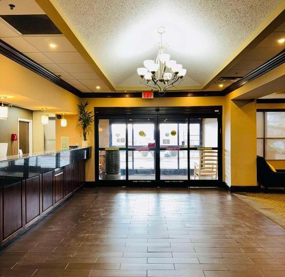 Otel Vista Suites Near Leconte Convention Center