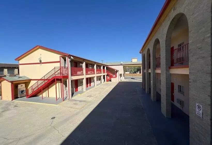 Отель Executive Inn & Suites Lackland Afb