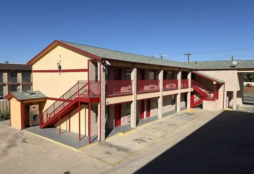 Отель Executive Inn & Suites Lackland Afb