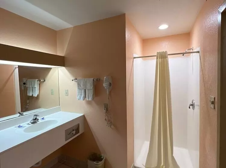 Отель Executive Inn & Suites Lackland Afb