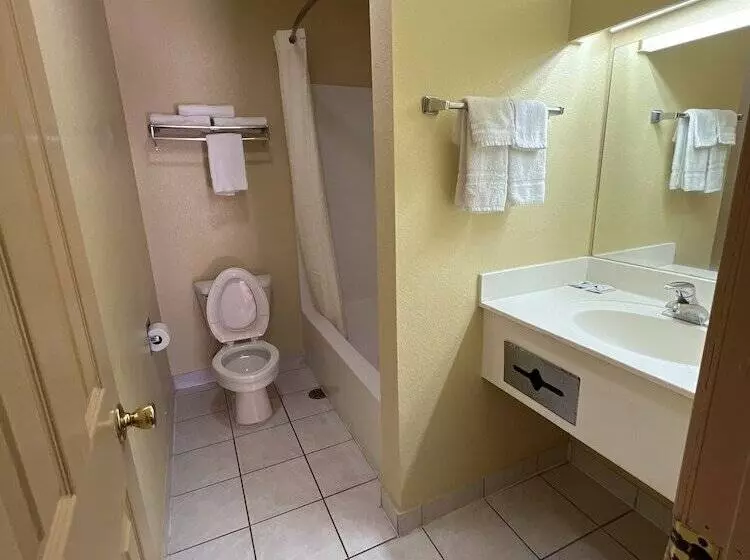 Отель Executive Inn & Suites Lackland Afb