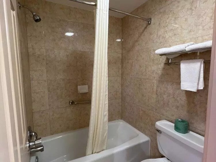 Отель Executive Inn & Suites Lackland Afb