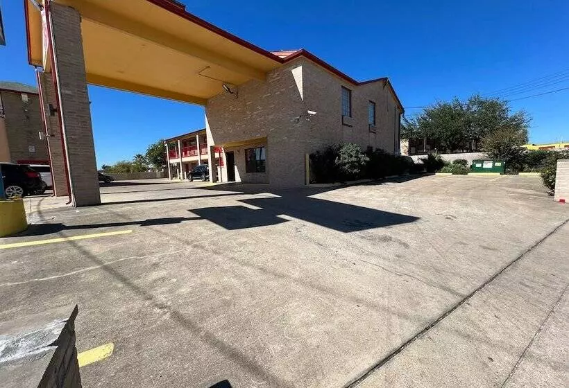 Отель Executive Inn & Suites Lackland Afb