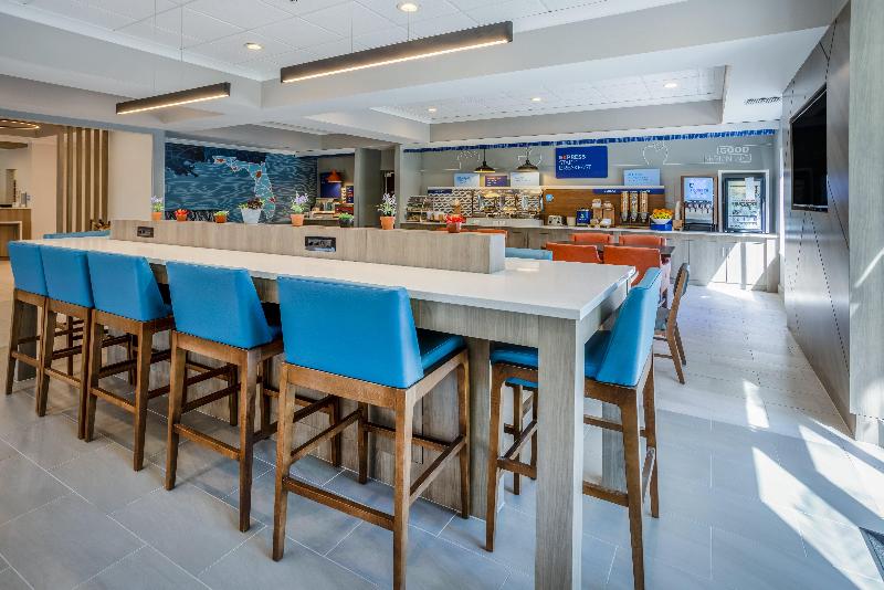 Hotel Holiday Inn Express And Suites Tampa I 75 At Bruce B. Downs, An Ihg
