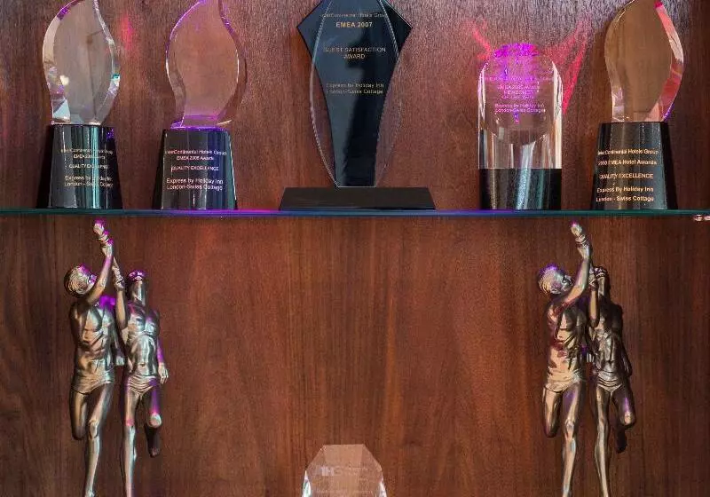 Otel Holiday Inn Express London Swiss Cottage