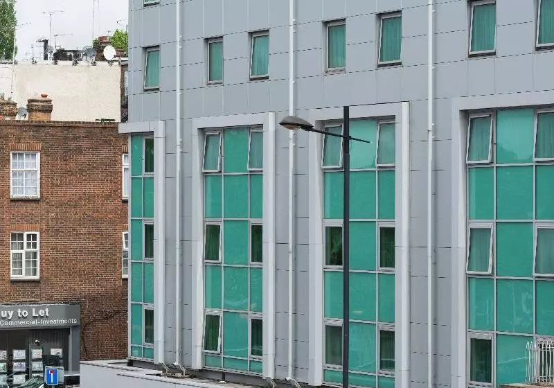 Otel Holiday Inn Express London Swiss Cottage