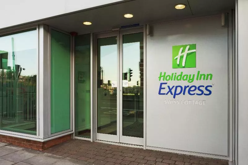 Otel Holiday Inn Express London Swiss Cottage