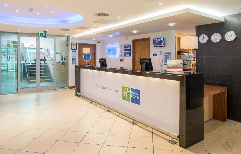 Otel Holiday Inn Express London Swiss Cottage