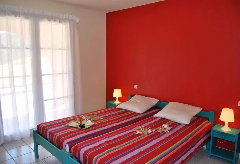 Отель Lagrange Vacances Le Village Des Aloés