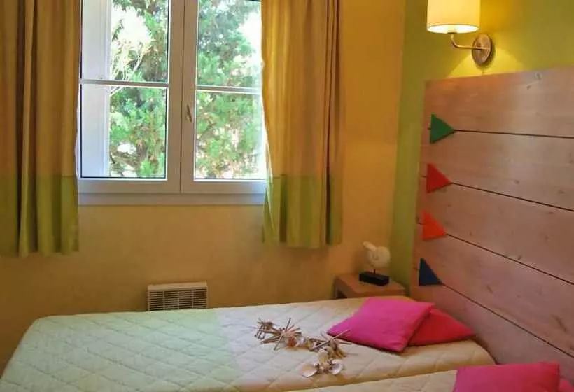 Отель Lagrange Vacances Le Village Des Aloés