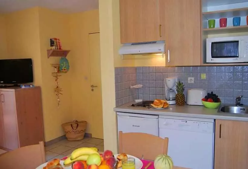 Отель Lagrange Vacances Le Village Des Aloés