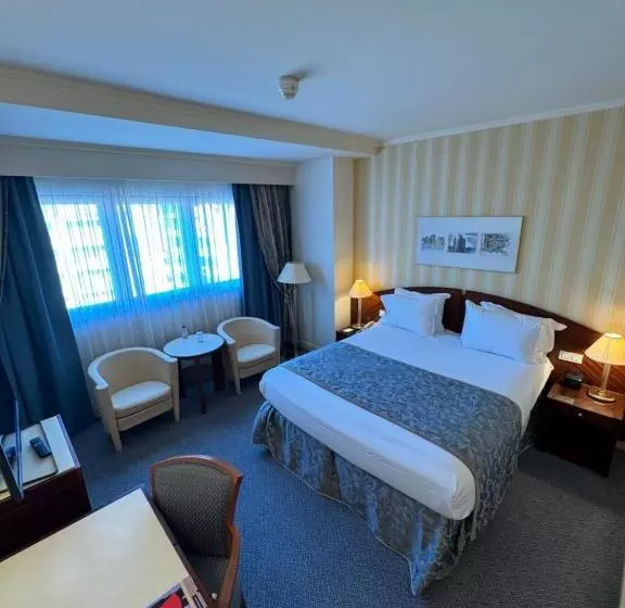 هتل Le Châtelain