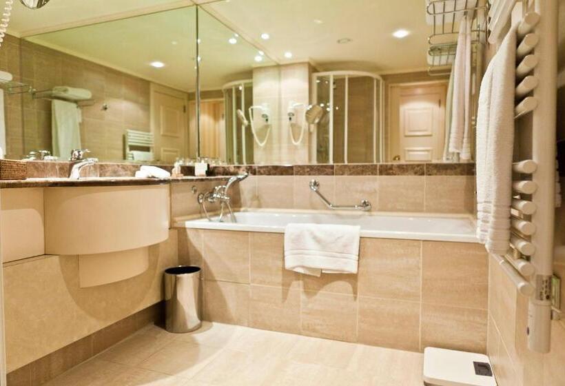 هتل Le Châtelain