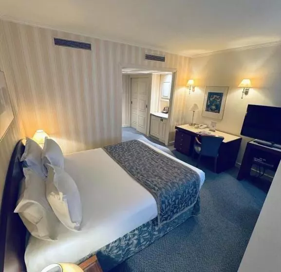 هتل Le Châtelain