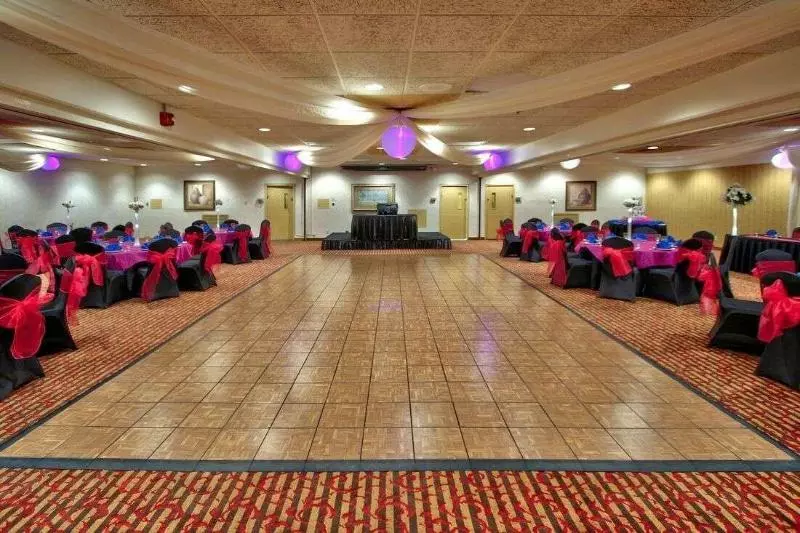 Hotel Ramada By Wyndham Albuquerque Midtown