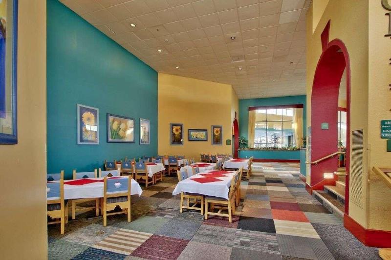 هتل Ramada By Wyndham Albuquerque Midtown