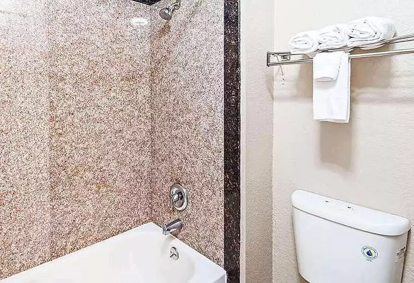 Hotelli Travelodge By Wyndham San Antonio Downtown Northeast