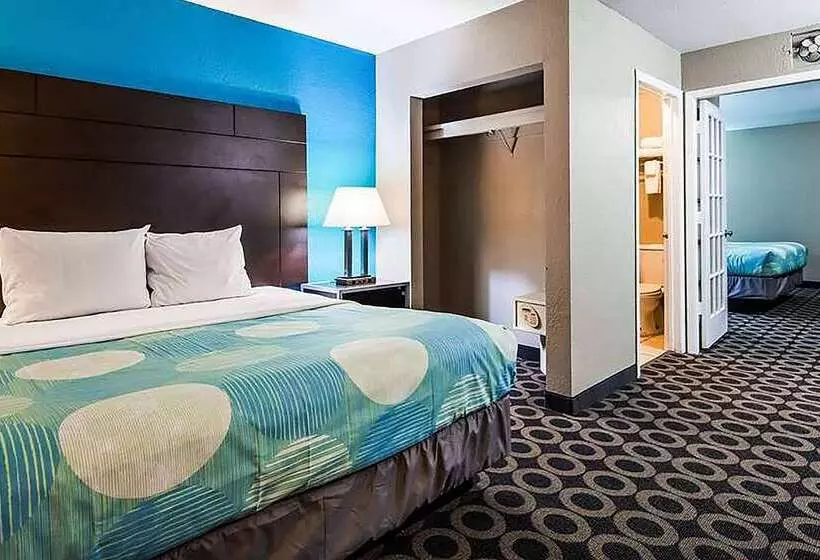 Hotelli Travelodge By Wyndham San Antonio Downtown Northeast