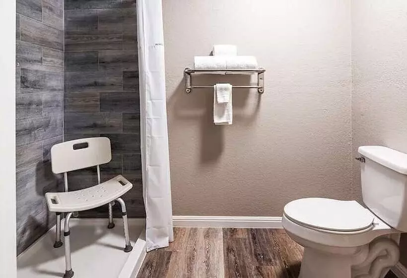 Hotelli Travelodge By Wyndham San Antonio Downtown Northeast