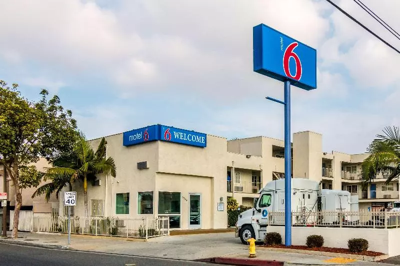 Motel 6 Bell Gardens