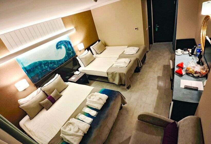 استراحتگاه Catamaran Quality Times