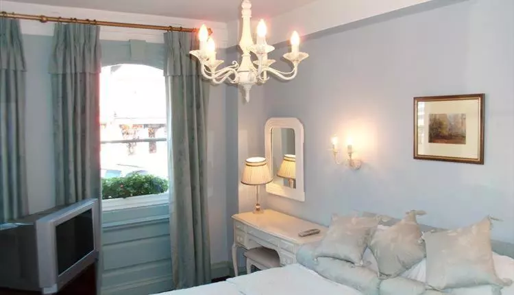 هاستل The Merlin