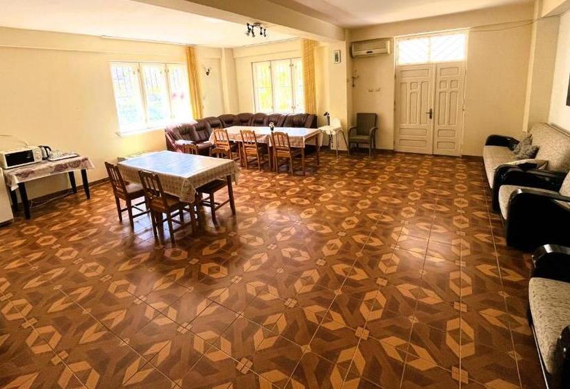 هاستل Vila Egreta