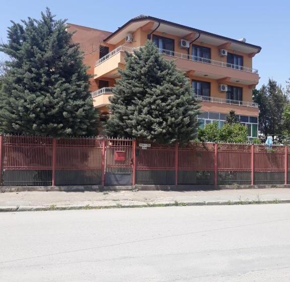 هاستل Vila Egreta