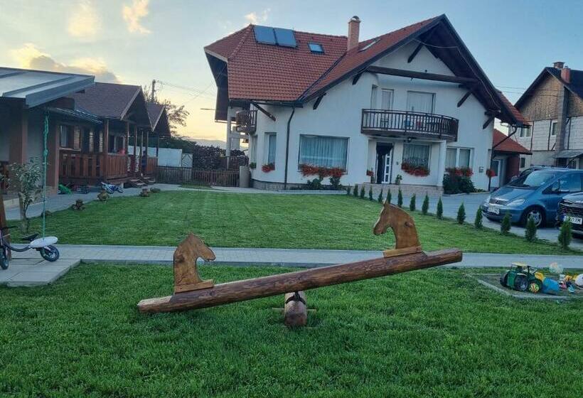 تختخواب و صبحانه Kincses Panzió