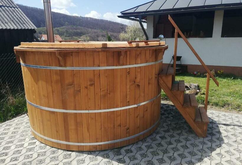 تختخواب و صبحانه Kincses Panzió