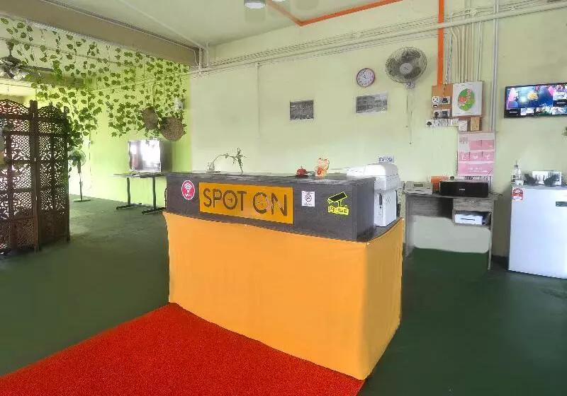 هتل Spot On 89823 Rooms Inn