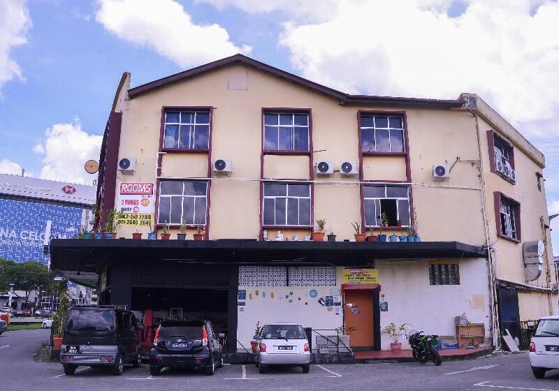 هتل Spot On 89823 Rooms Inn