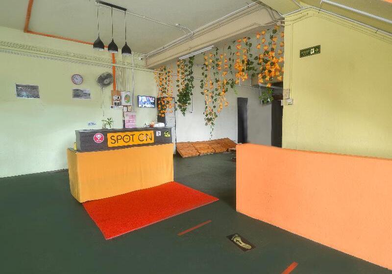 هتل Spot On 89823 Rooms Inn