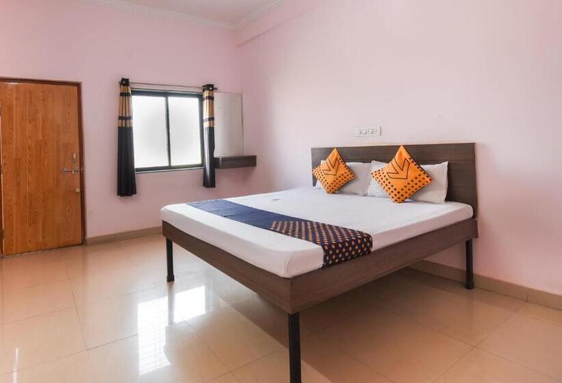 Отель Spot On Kanyaratna And Lodging