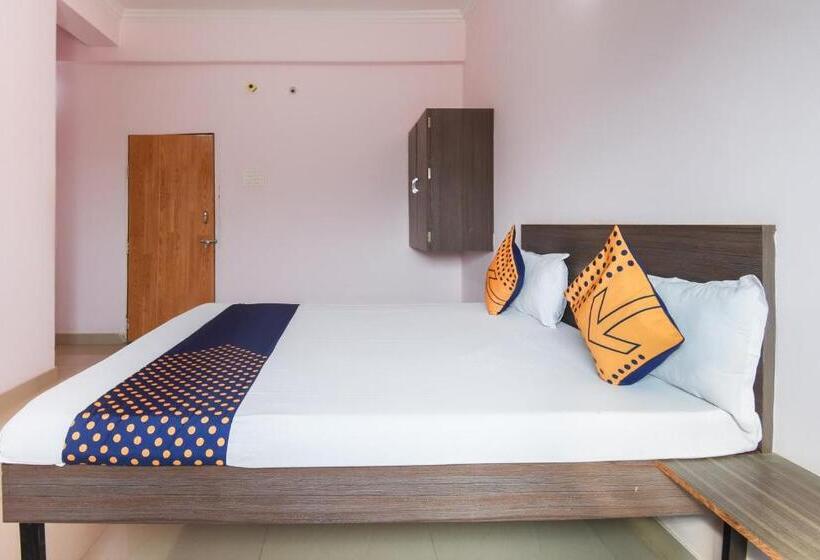 Отель Spot On Kanyaratna And Lodging