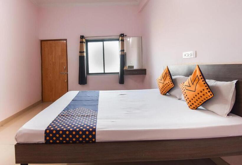 Отель Spot On Kanyaratna And Lodging