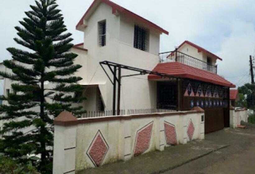 ホテル Vamoose Laxmi Hill Resort